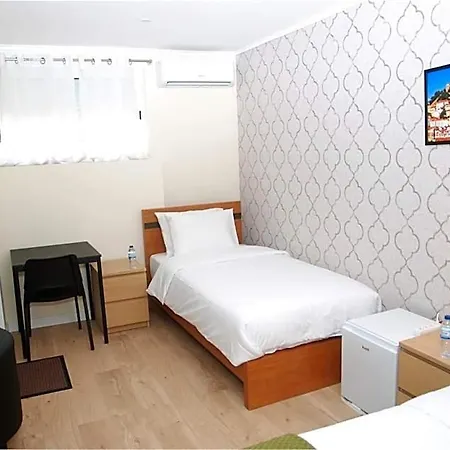 Amor Lisboa Hostel ホステル *